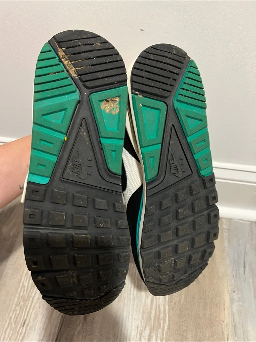 Women’s Nike Air Max Correlate Size 10